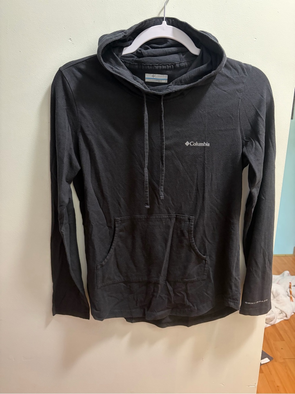 Columbia light weight hooded shirt
